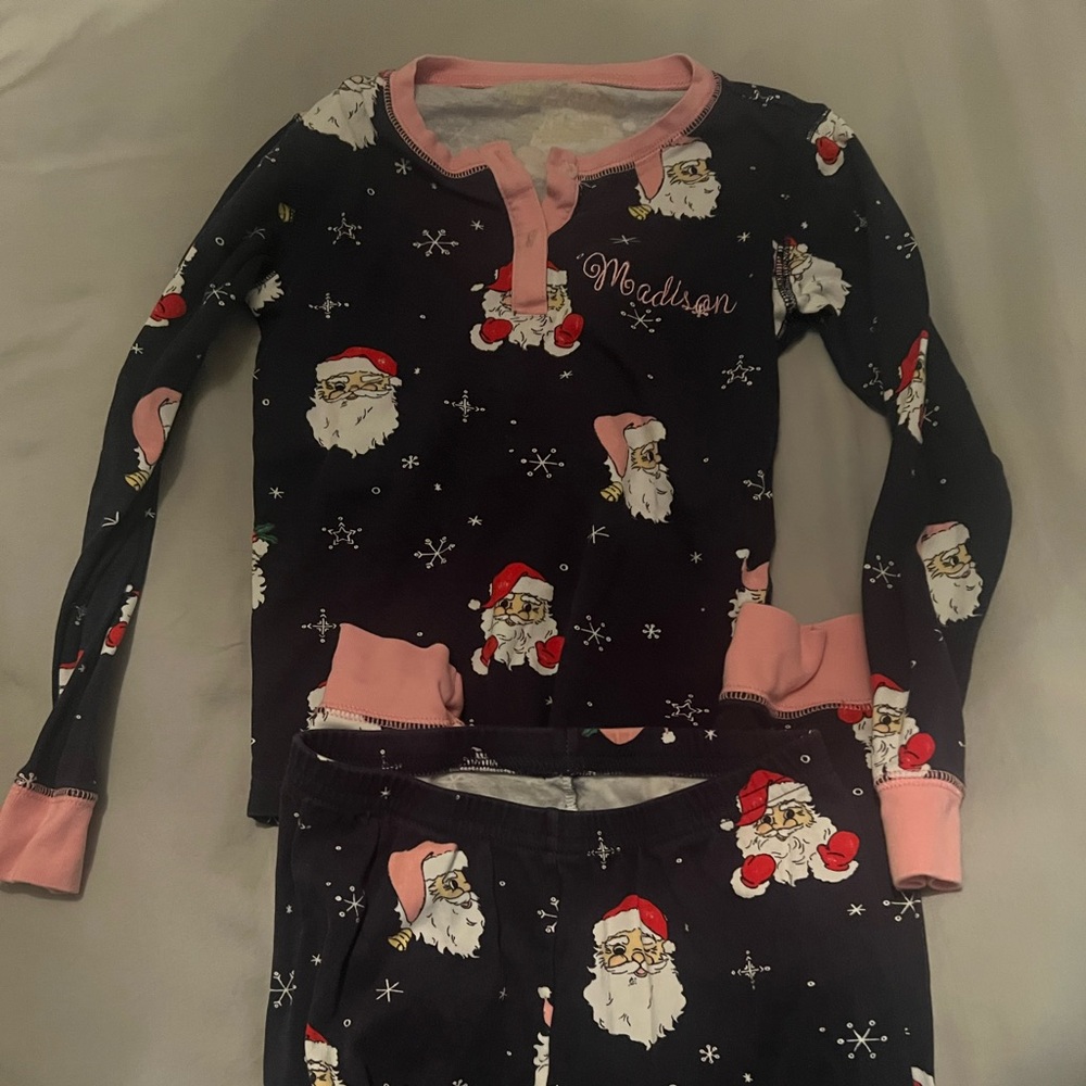 Beaufort bonnet company Santa  pajamas 7t.